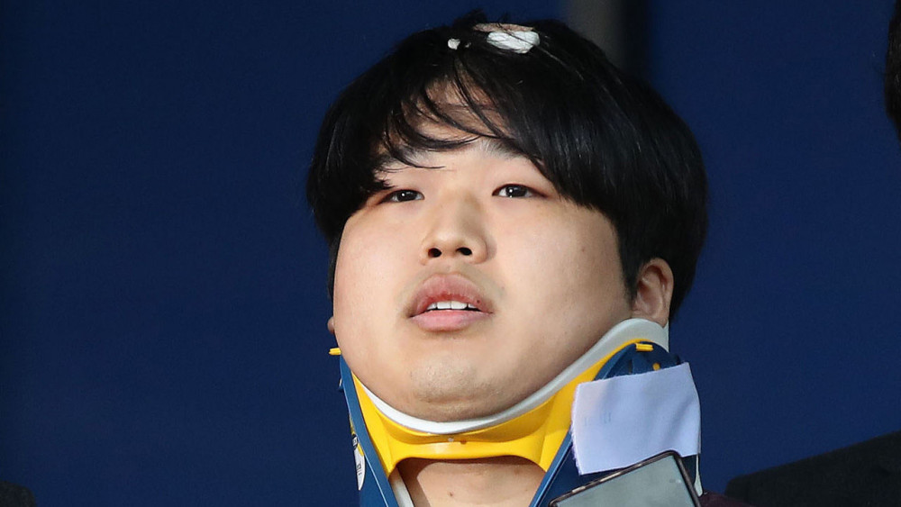 기사 대표 이미지:검찰, 조주빈 구속기소…성 착취물 제작·유포 등 14개 혐의