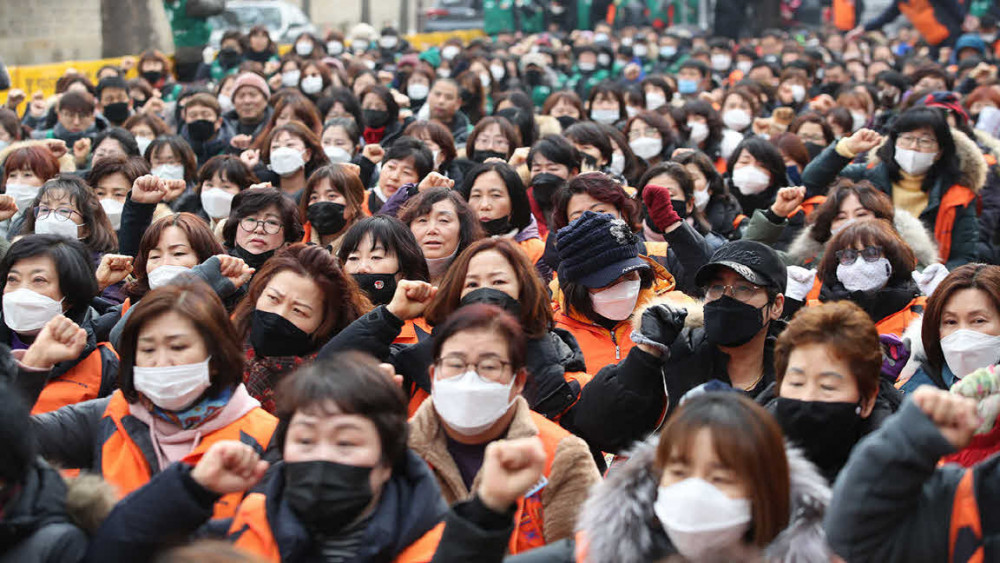 ê¸°ì¬ ëí ì´ë¯¸ì§:ì&nbsp;ì¢ì½ë¡ëìë ì£¼ë§ ëê·ëª¨ ëì¬ì§íâ¦ì°¸ê°ìë ê²½ì°°ë ë§ì¤í¬